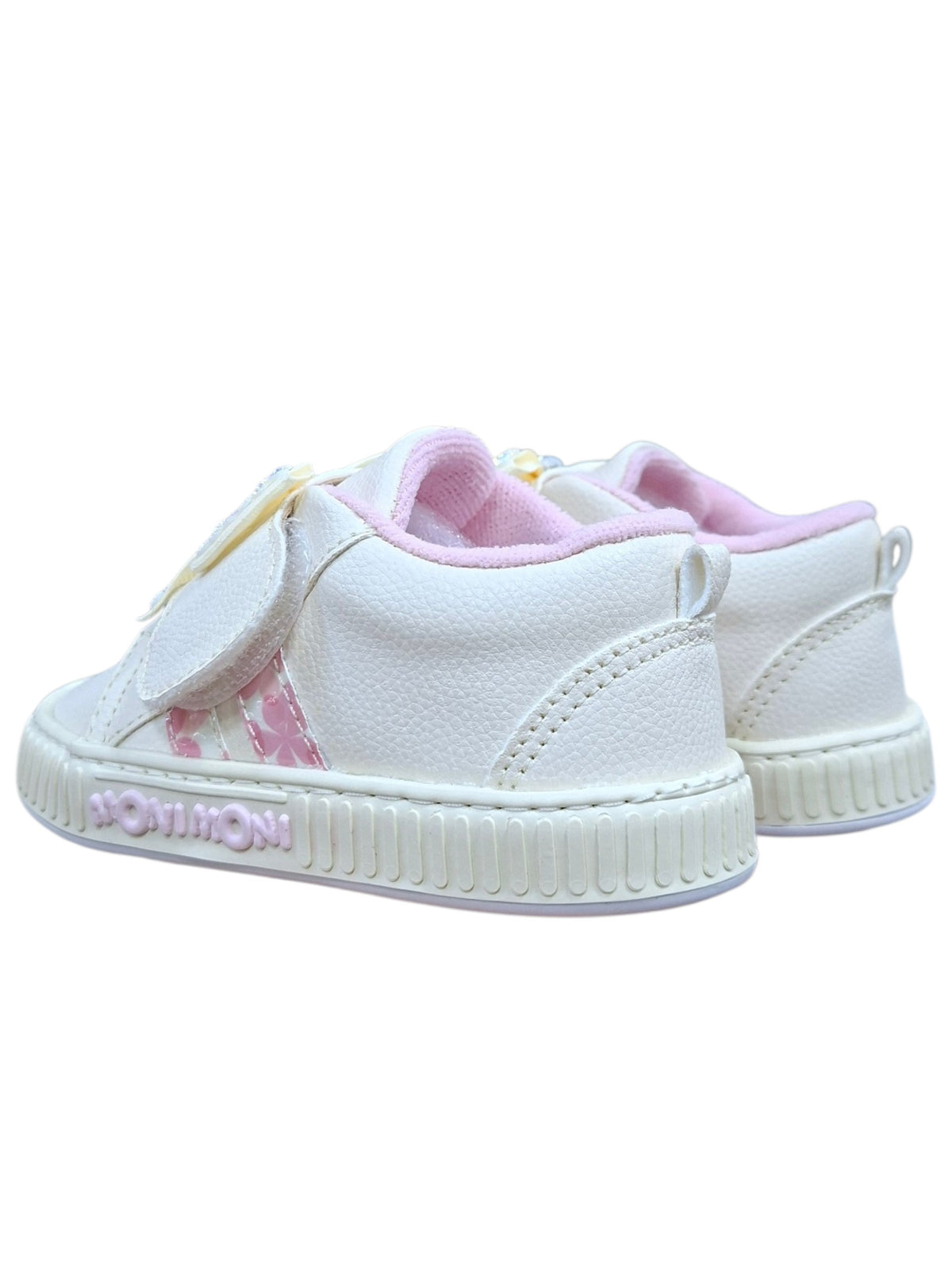 Tenis casuales Calzakids Moritas para niña en color blanco con detalles rosas, acabado tipo piel y suela de goma.