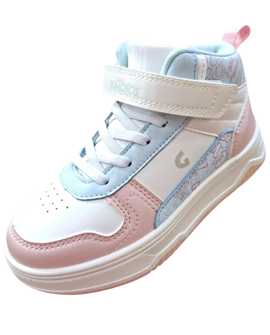 Tenis tipo bota Calzakids Moritas Los Gomosos en color blanco con detalles en rosa y azul claro, cierre de velcro.