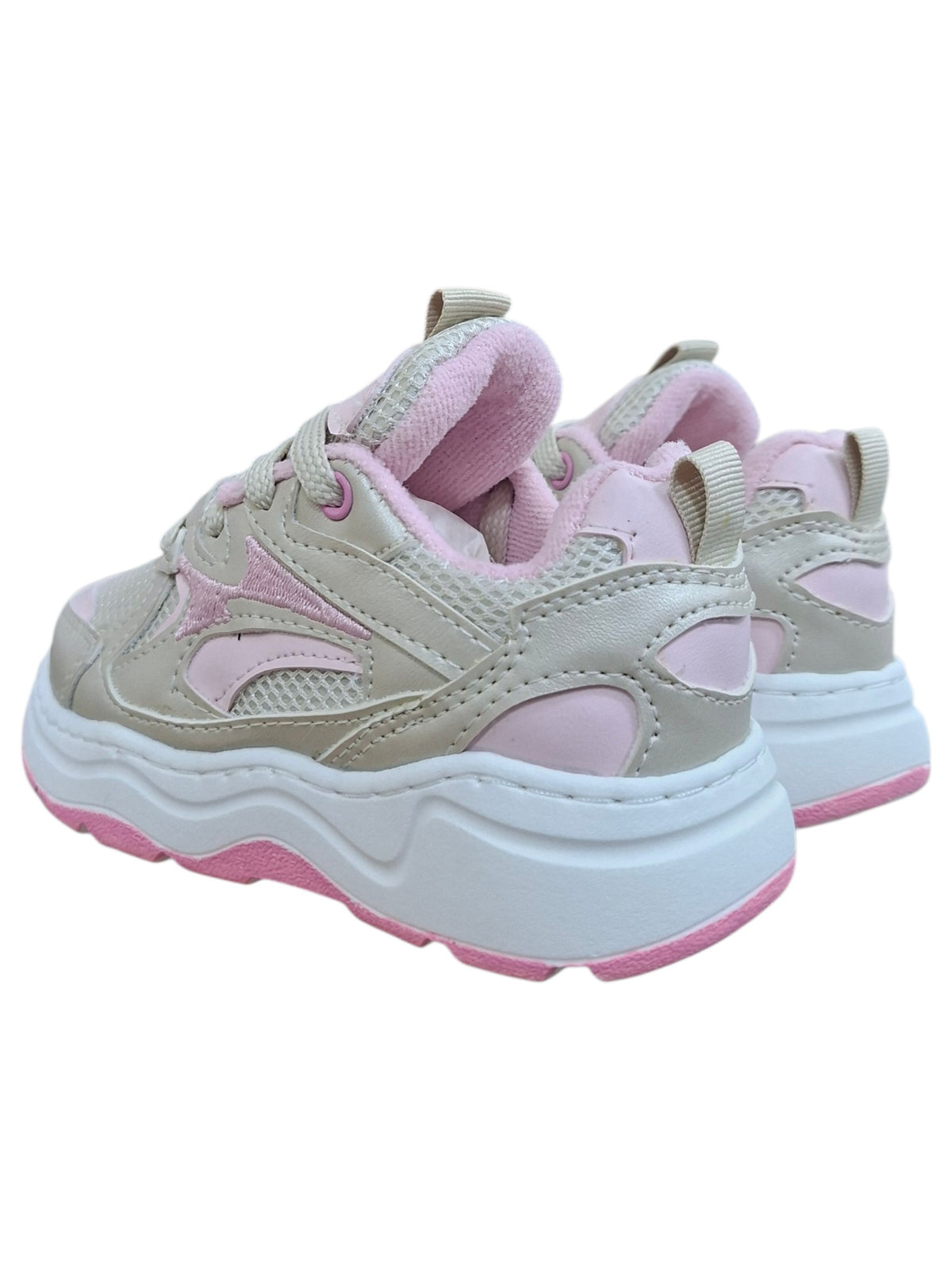 Tenis deportivos Calzakids Moritas para niña en tonos beige y rosa con malla transpirable y suela gruesa resistente.