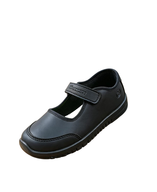 Zapato escolar negro tipo merceditas Calzakids Moritas con cierre de velcro y suela resistente